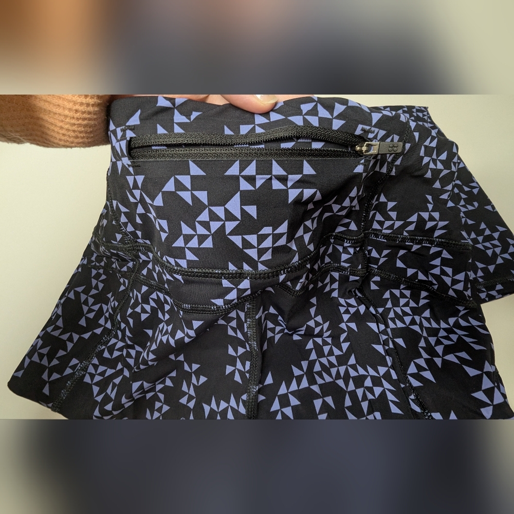 Sweaty Betty L (US 12) Zero Gravity 7/8 Length Black with Light Blue Geometric - Picture 9 of 14